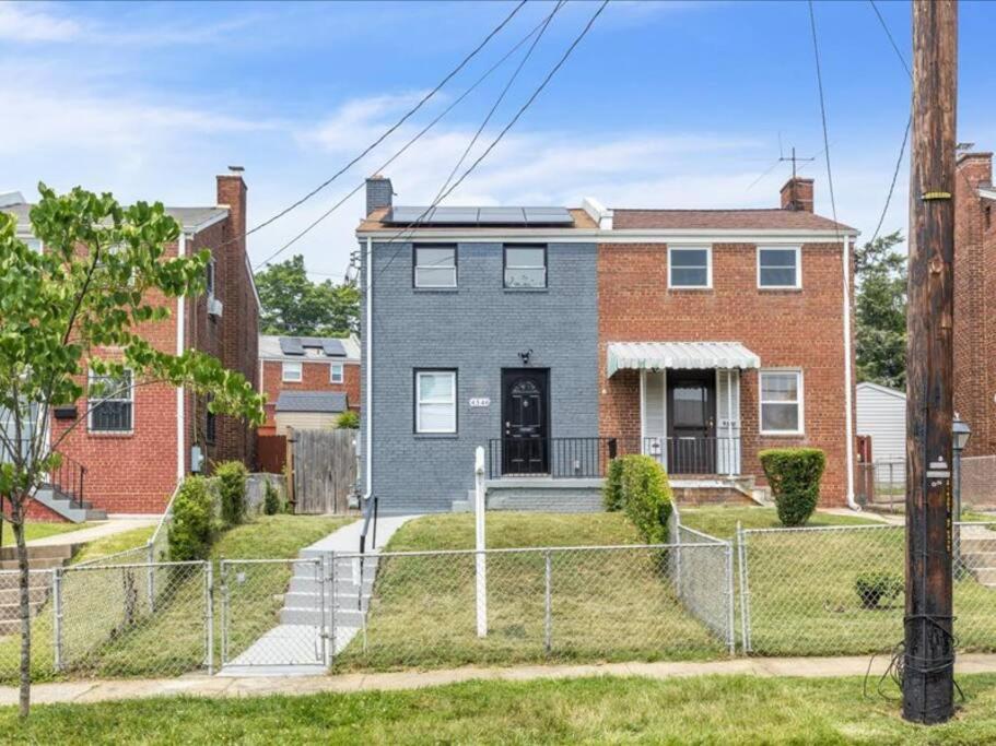 Quaint 3/2.5 Home In Fort Dupont Washington Exterior foto